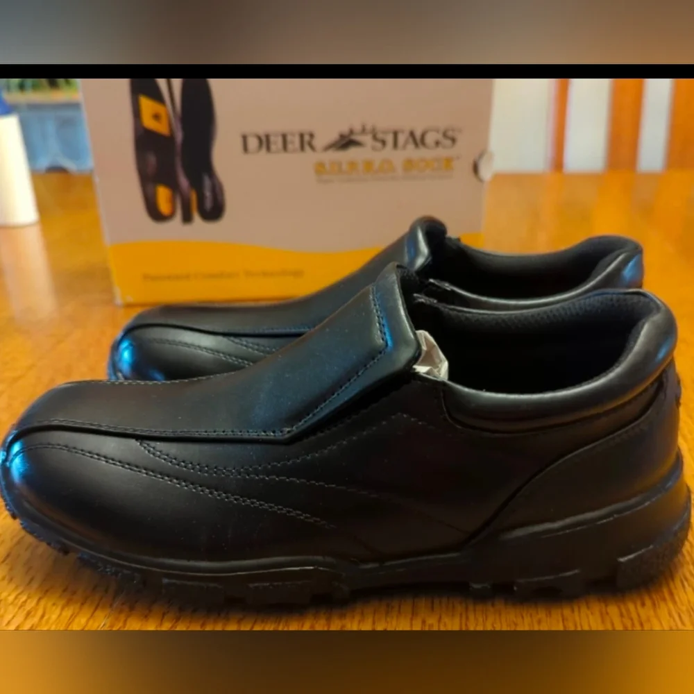 DEER STAGS- Boys Black Recess Dress Shoes 4M- New In Box